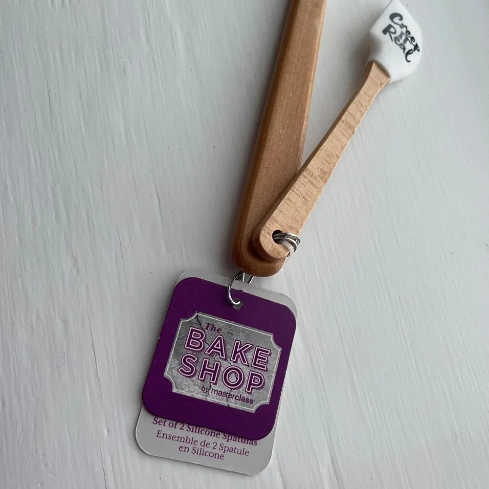 New Creep It Real and Skull Set of 2 Silicone Spatulas the Bake Shop